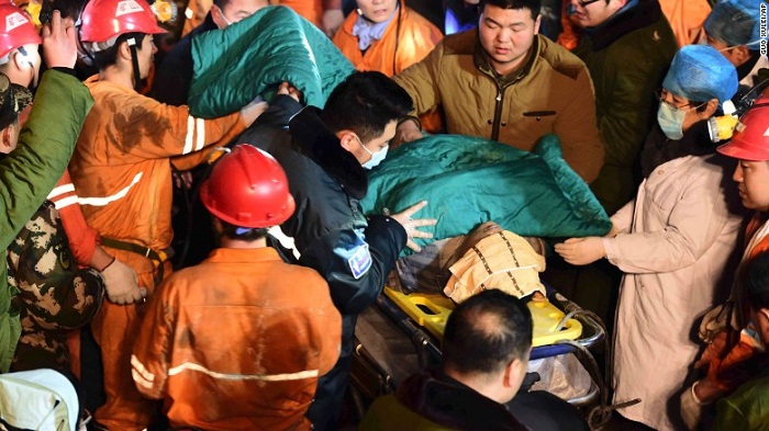 Boss kills himself after mine collapses in China trapping 17